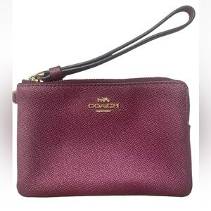 COACH CF547 Corner Zip Leather Wristlet Black Cherry / Gold